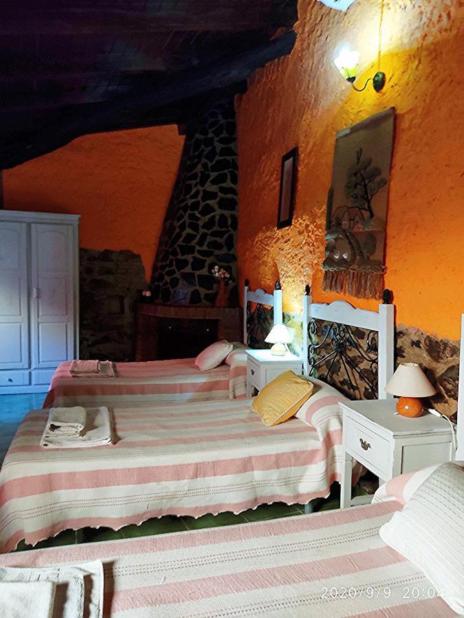 La Casa Del Marques Pension Logrosán Buitenkant foto